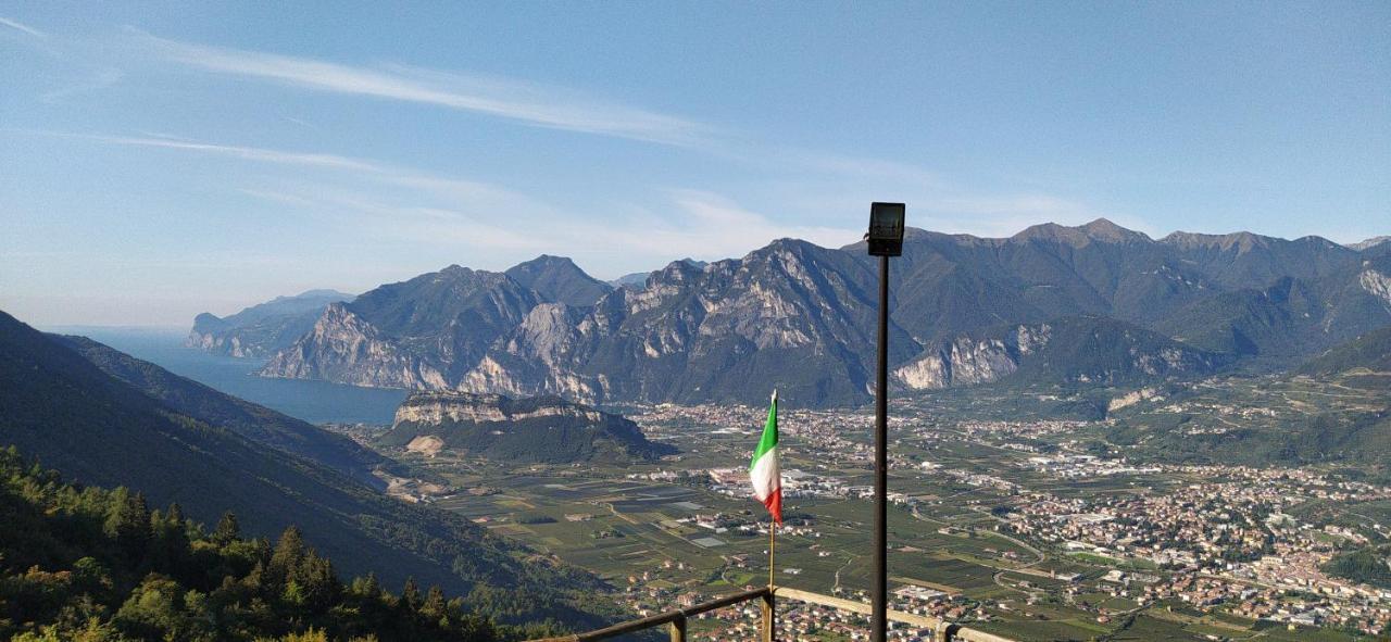 Casavarone Riva del Garda Bagian luar foto